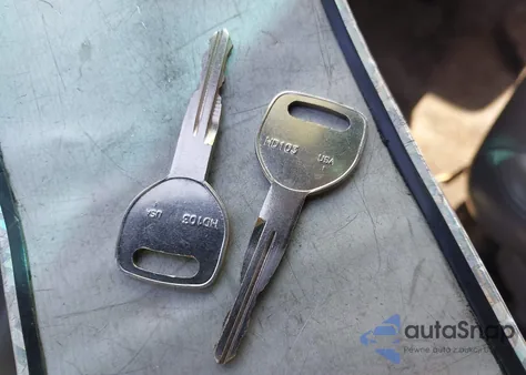 1997 Honda Cr-V z USA, uszkodzony, nr VIN JHLRD1845VC049650